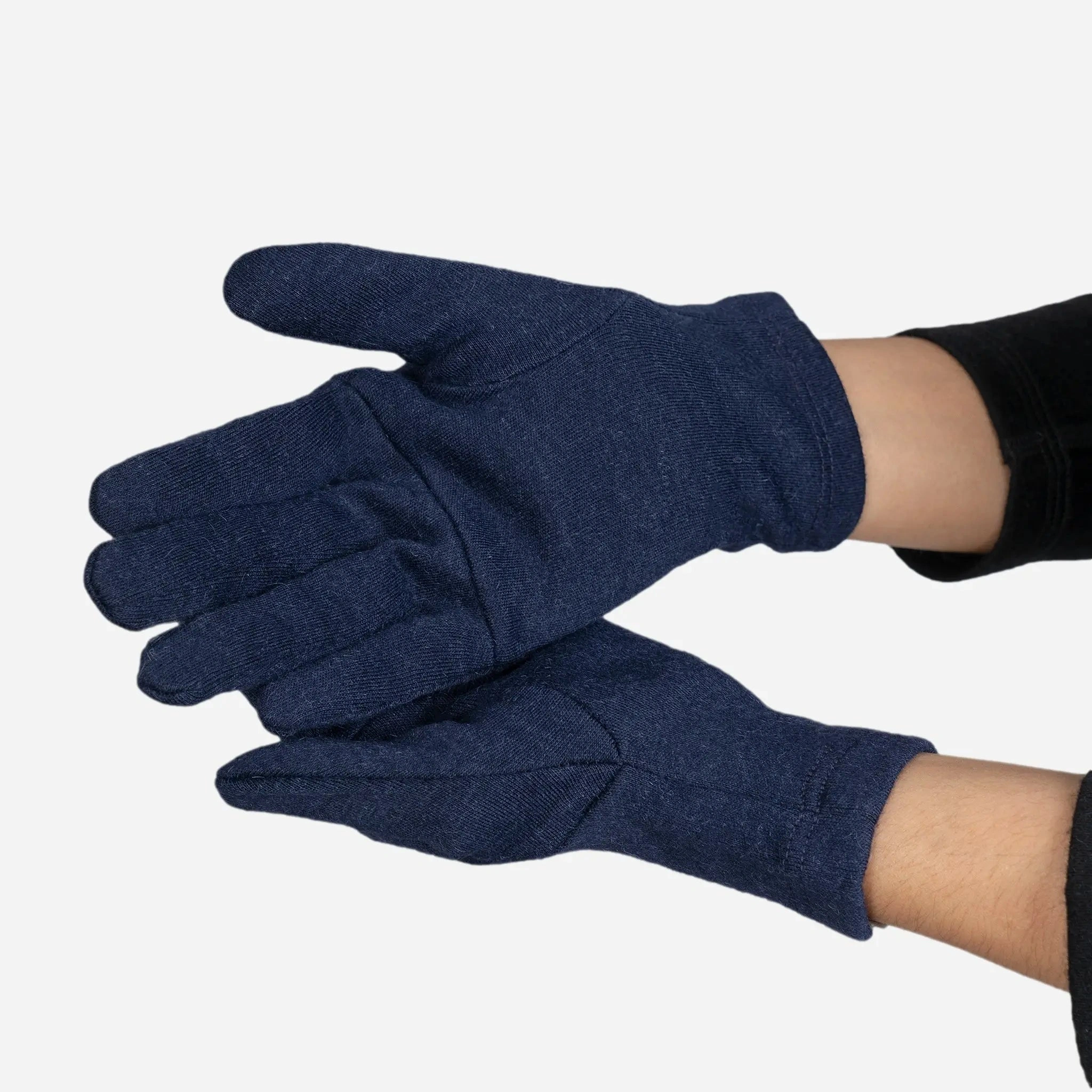 Cozy Alpaca Wool Gloves: 420 Midweight Warmth. Ultimate Hand Comfort.